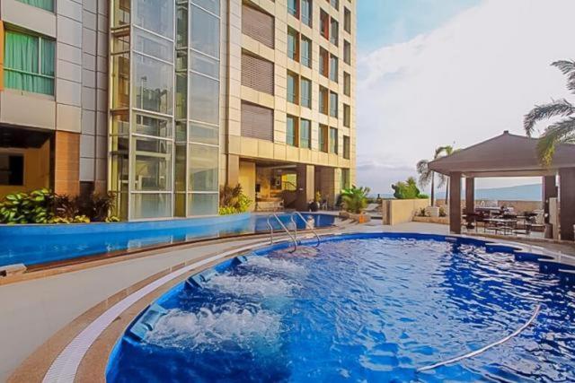 2 Bedroom Condo Unit With City And Mountain View Cebú Exterior foto