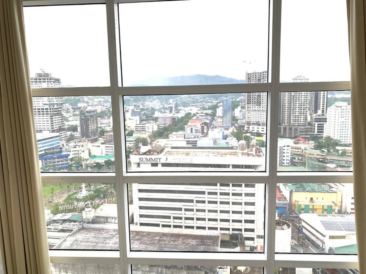 2 Bedroom Condo Unit With City And Mountain View Cebú Exterior foto